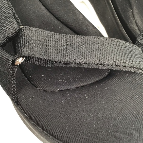 Teva Jadito Universal Platform Sandal in Black. - Picture 5 of 11